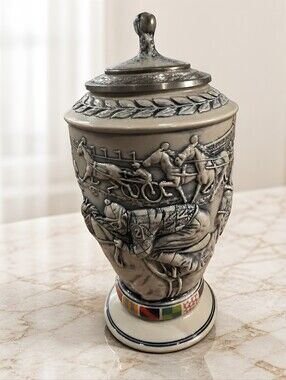 (#46) 1992 Avon "Winner's Circle" Collectible